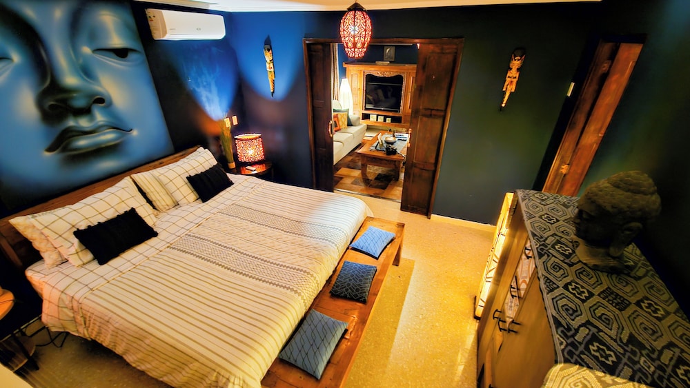 Deluxe Suite, City View
