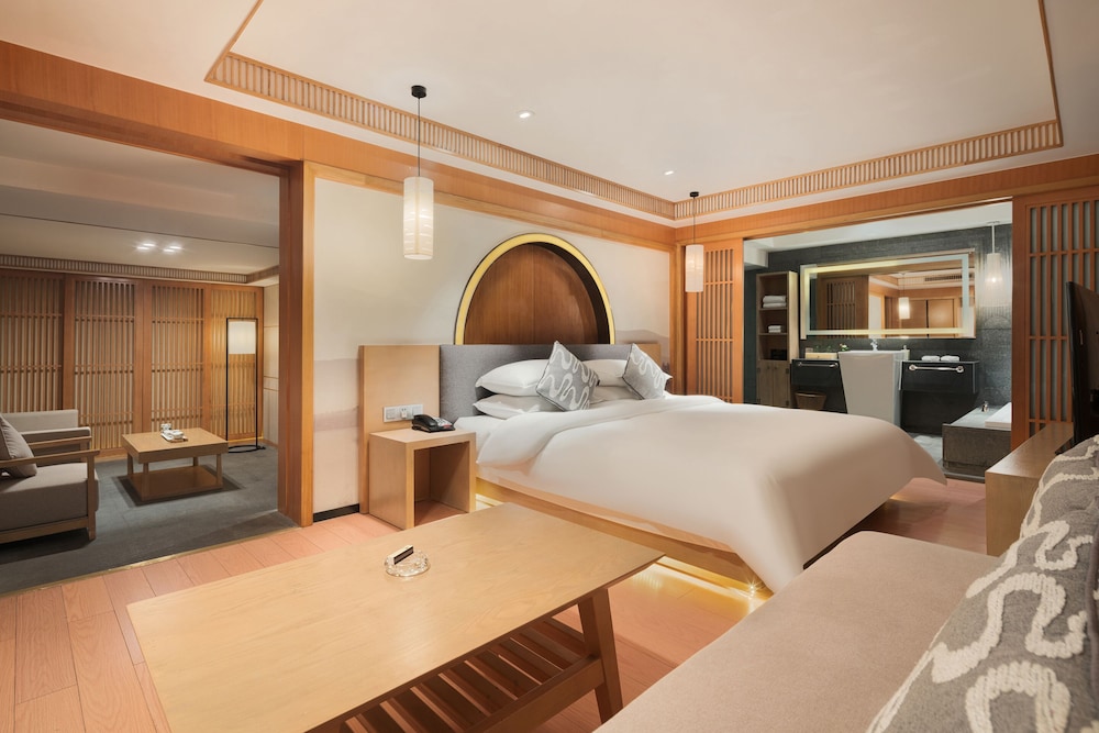 Deluxe Suite photo 1