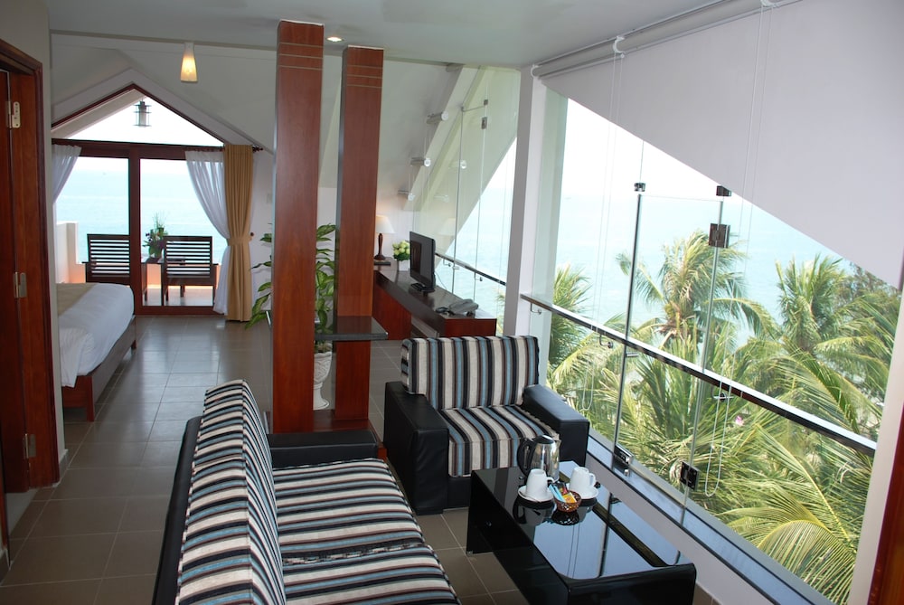 Suite - Photo 4