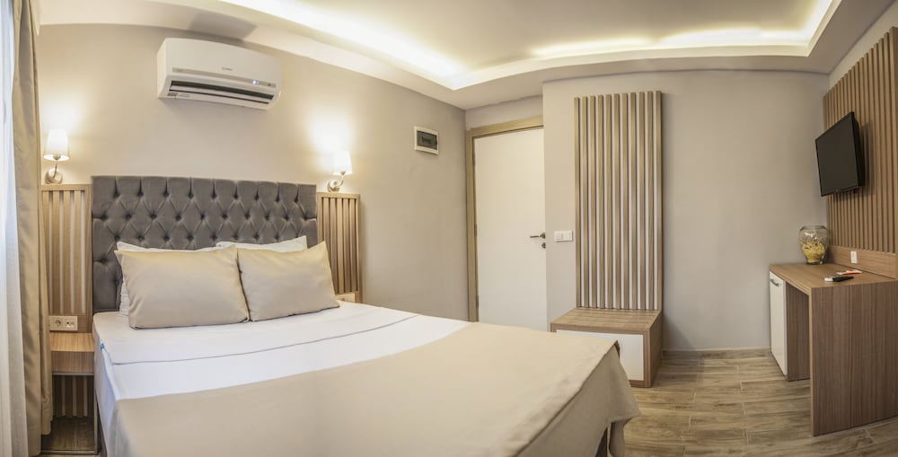 Standard Double or Twin Room, Non Smoking, Annex Building - Photo 4