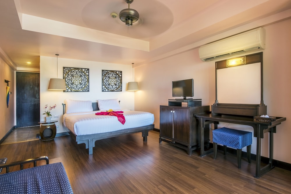 Deluxe Room, Sea View - Photo 4