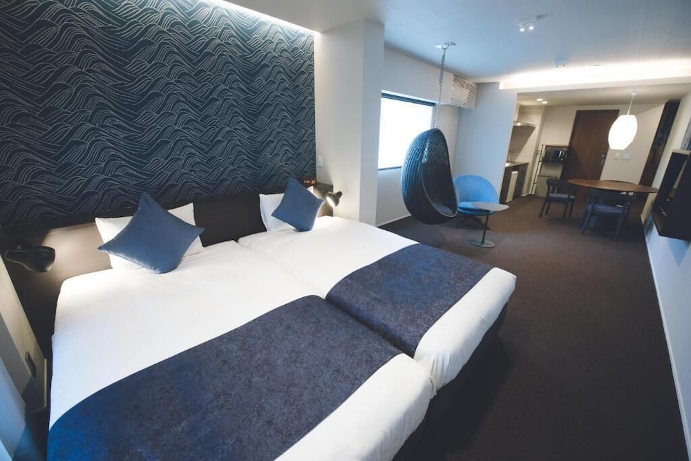 Luxury Twin Room - Photo 8