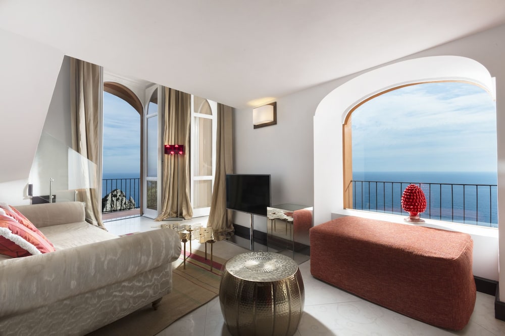 Junior Suite, Balcony, Sea View - Photo 13