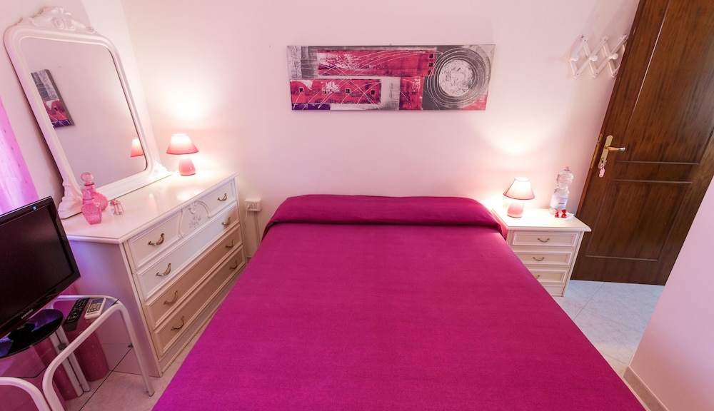 Deluxe Double or Twin Room, 1 Bedroom, Private Bathroom photo 1