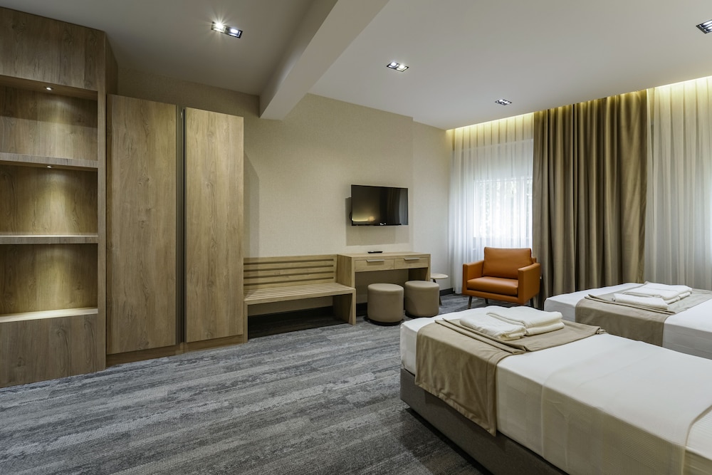 Business Suite photo 3