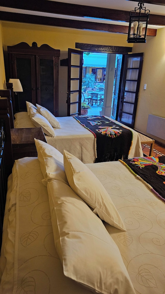Twin Room, 2 Queen Beds photo 1