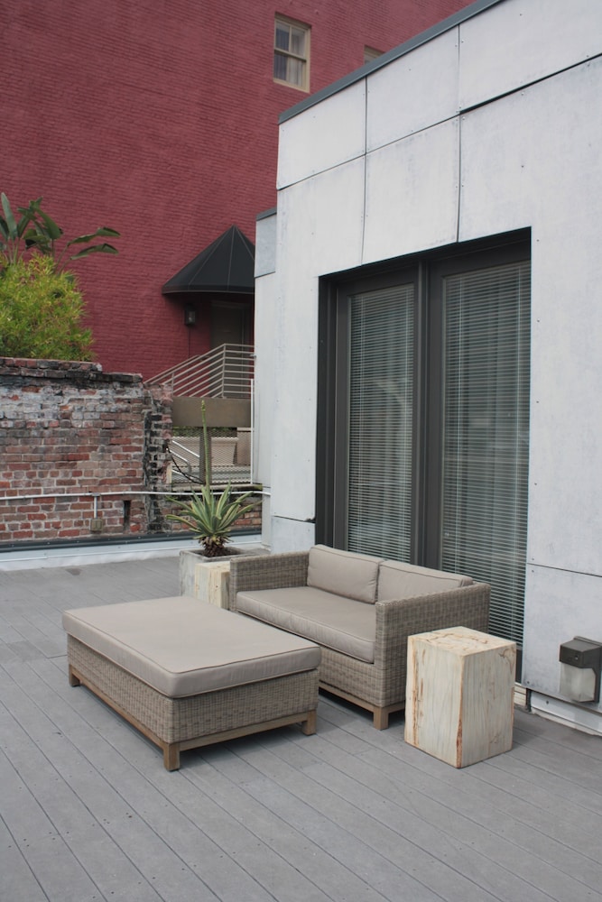 Deluxe Room, 1 King Bed (Patio Loft - LSLN) photo 2