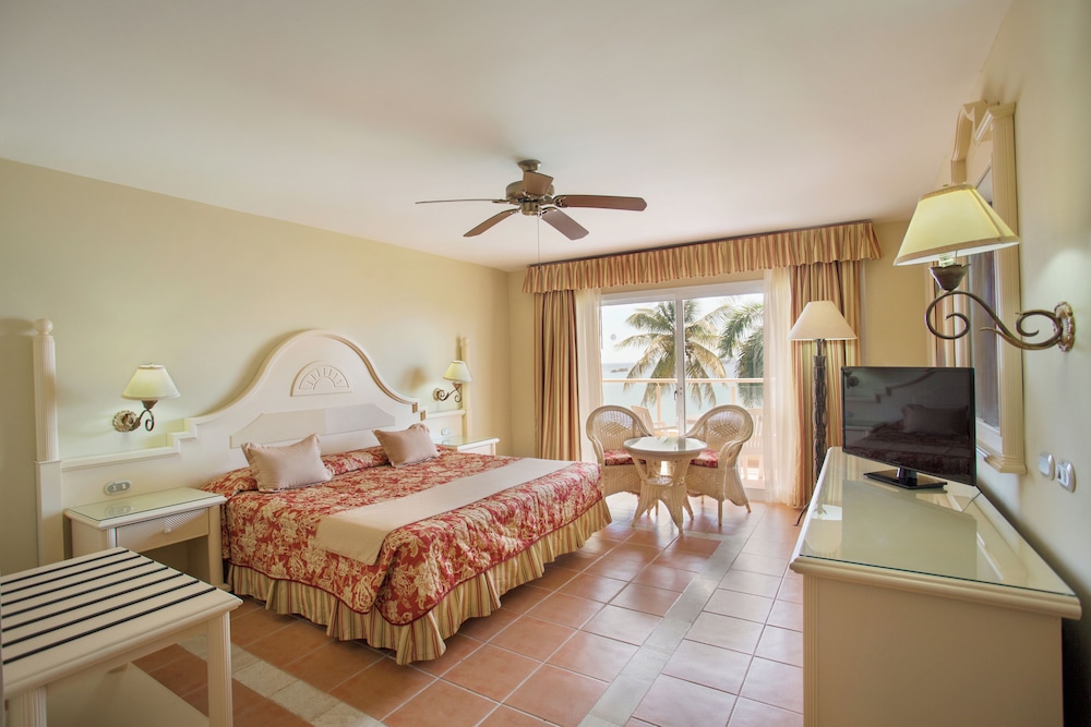 Deluxe Double Room, Sea View (3 pax) - Photo 1
