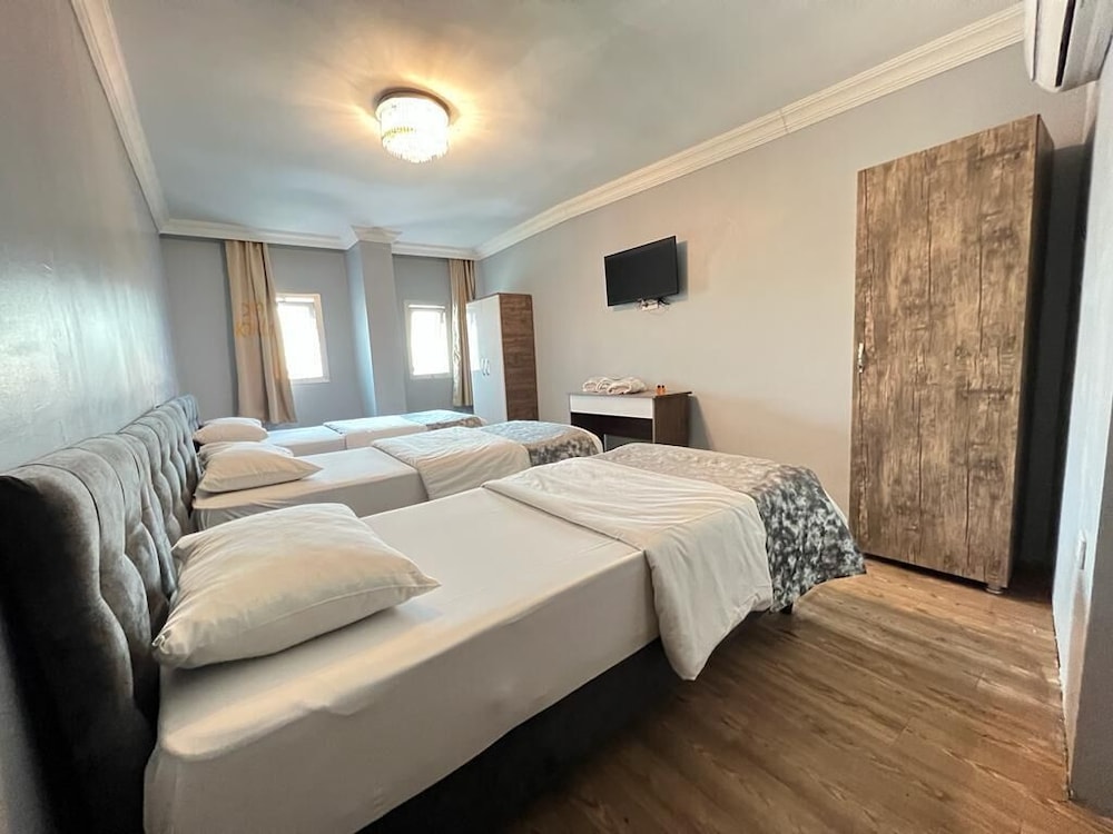 Classic Triple Room - Photo 1