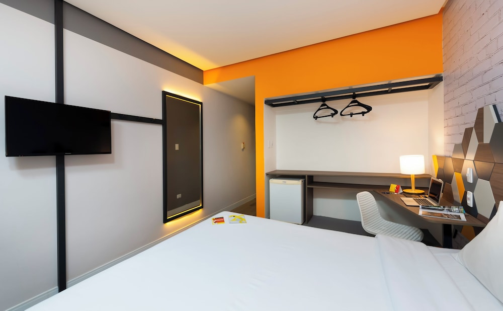 Standard Room, 1 Double Bed, Non Smoking - Photo 6