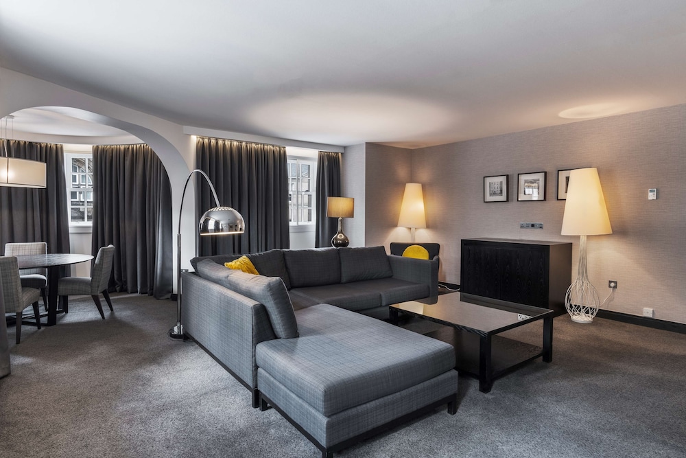 Suite (Royal)