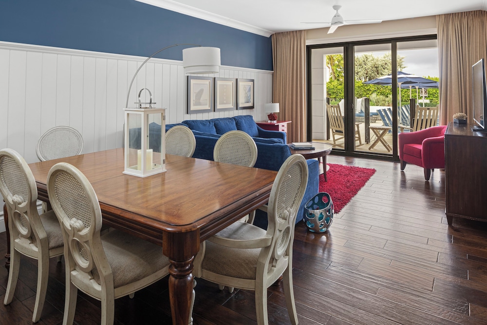 Villa, 1 Bedroom, Pool View (Single Level | King)