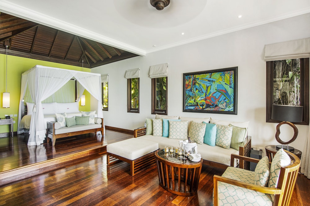 Signature Villa, 1 King Bed (ocean, Pool)