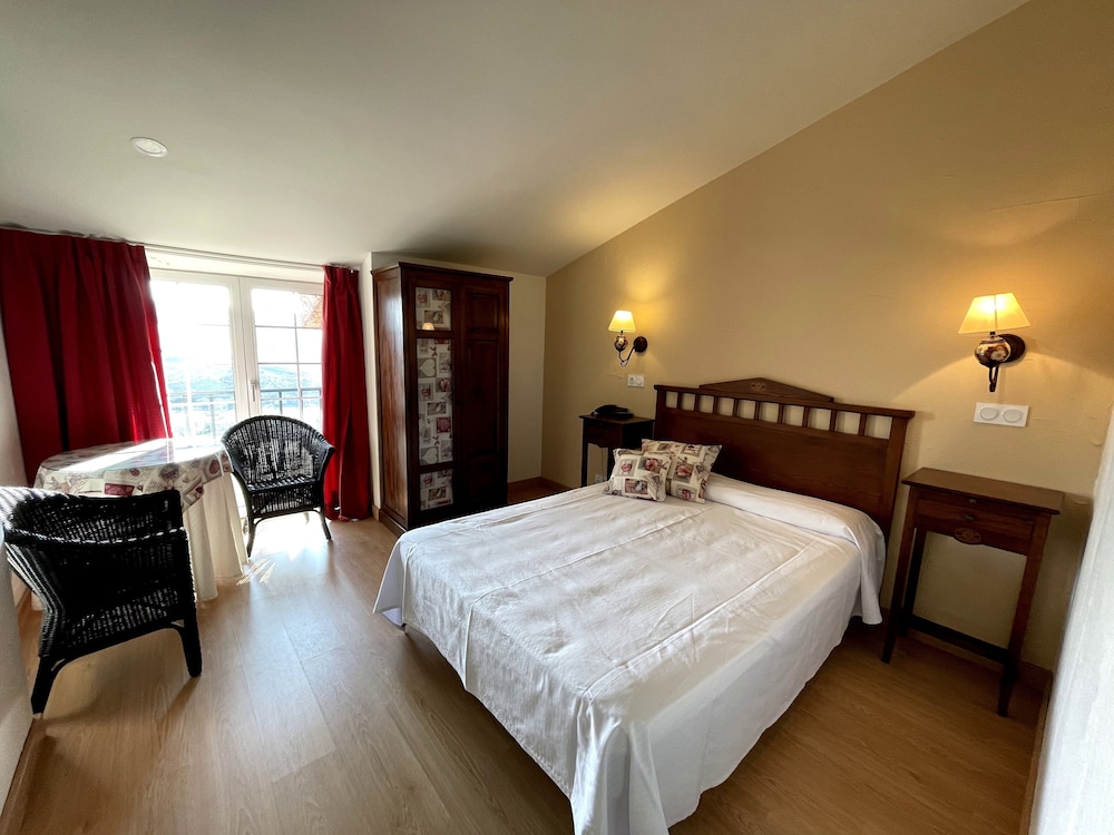 Double Room - Photo 13