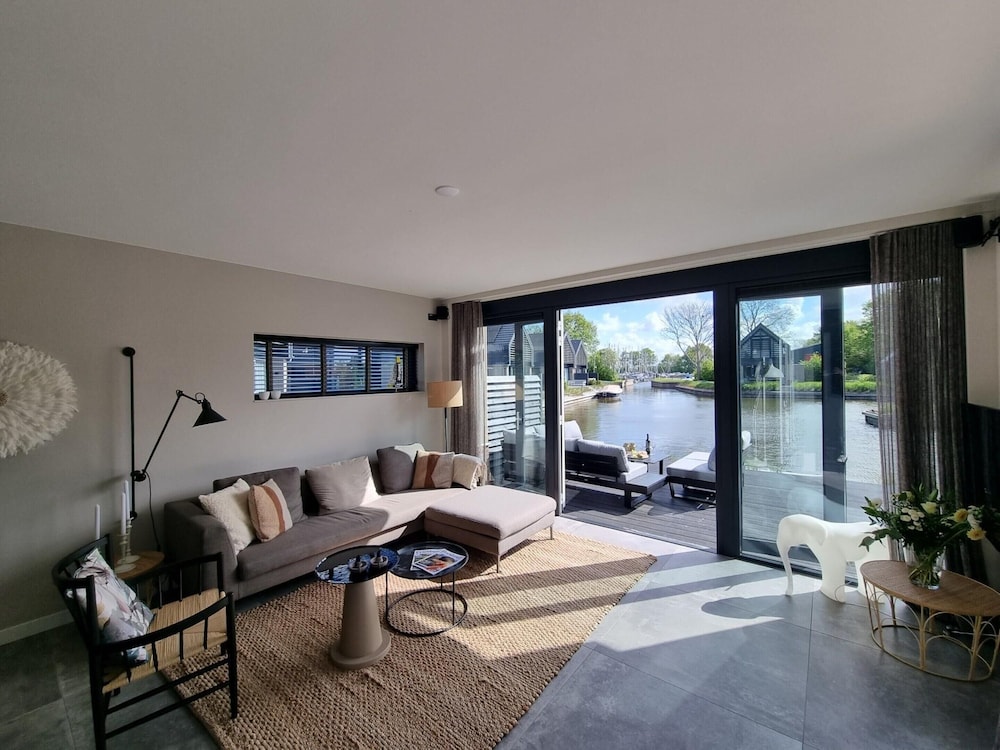 Classic House, 4 Bedrooms photo 2