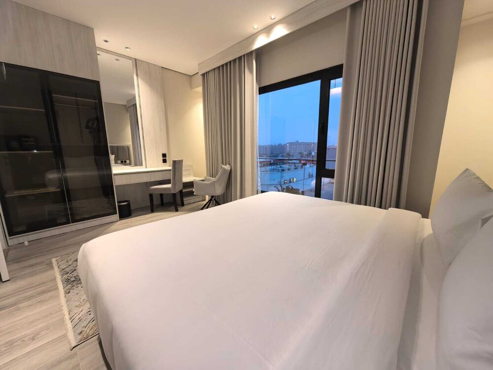 Deluxe Suite photo 2