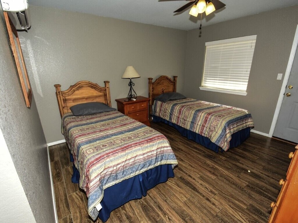 Lake Texoma, Twin Beds, Lake View - No Pets, photo 6