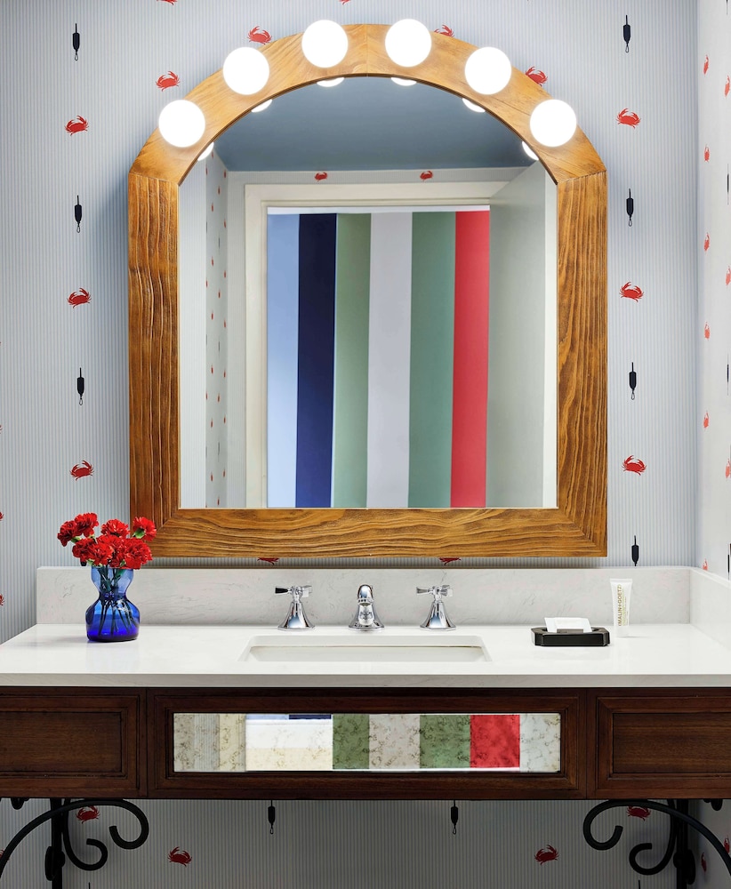 Junior Suite, 1 King Bed, Bathtub (Mobility & Hearing) - Photo 15