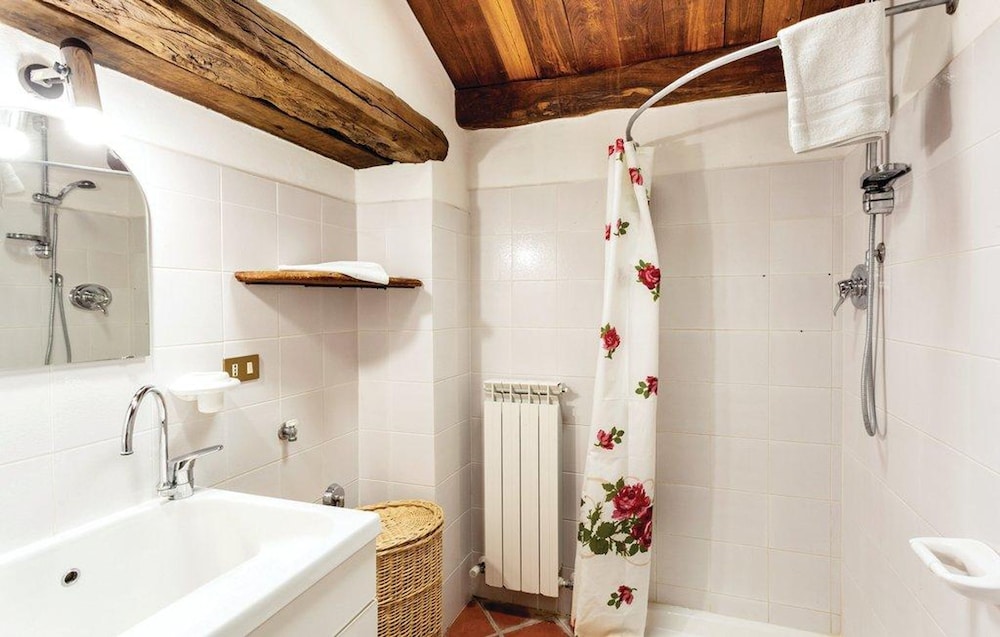 Villa photo 2