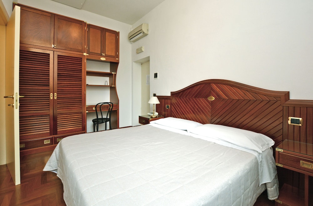 Economy Double Room photo 3