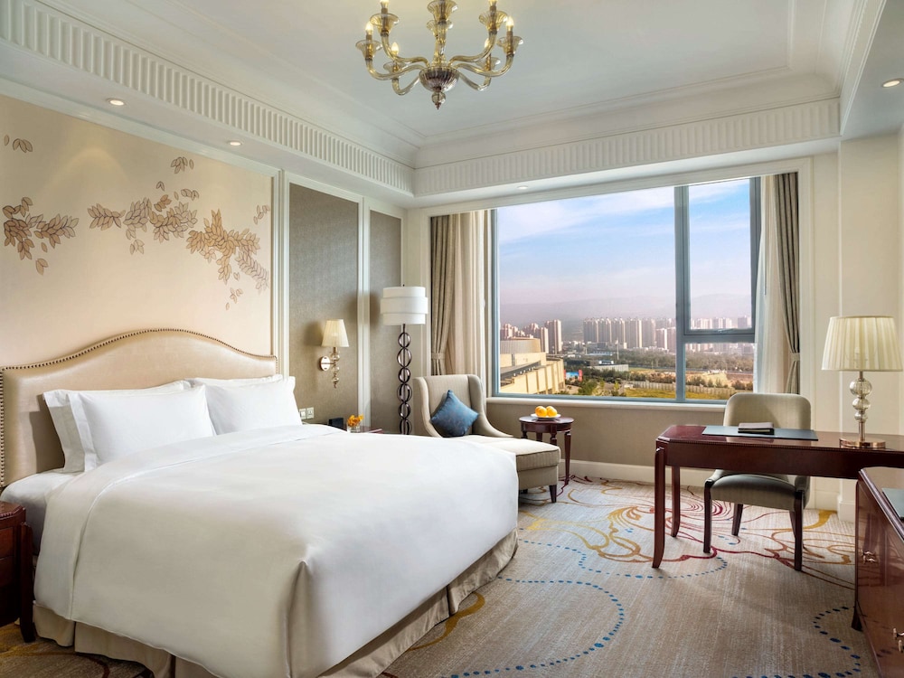 Club Suite, 1 King Bed, Club Lounge Access (Prestige)
