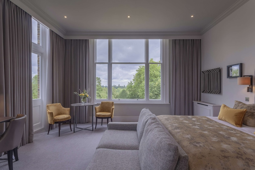 Feature Double Room - Photo 2