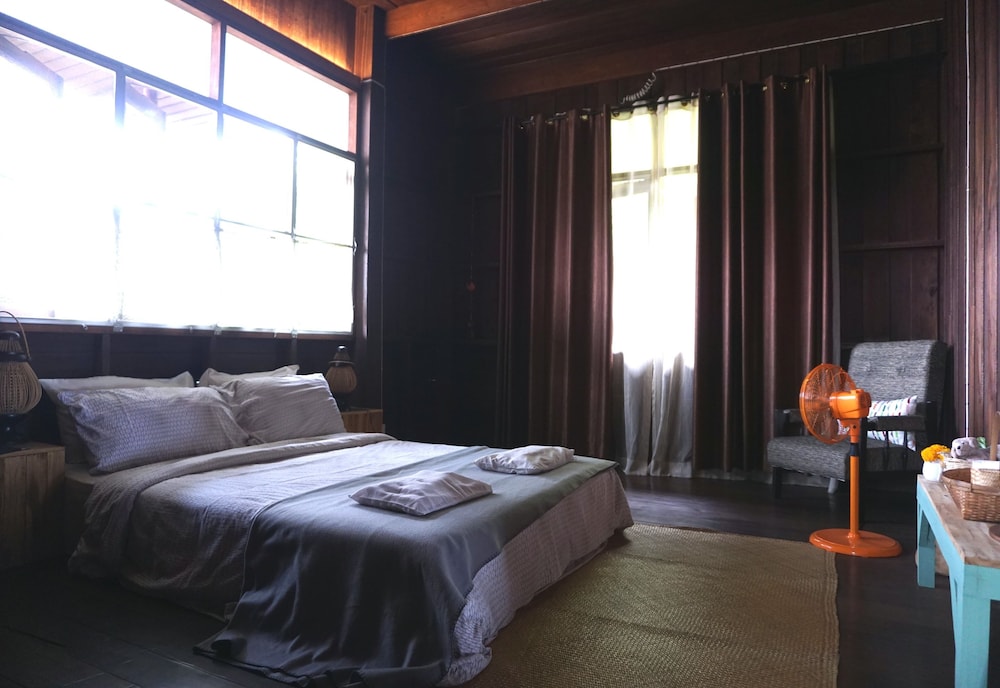 Double Room With Fan (Shared Bathroom) photo 1