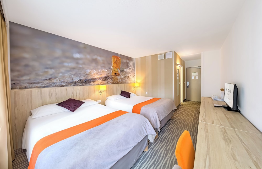 Classic Room, 2 Double Beds, Balcony (Comfortable) - Photo 4