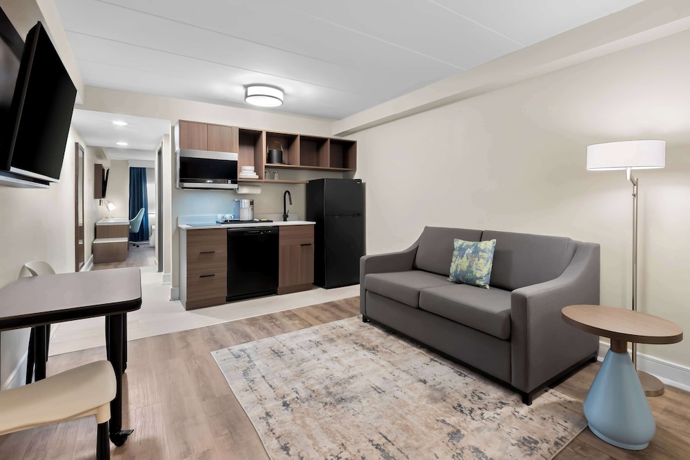 Suite, 2 Queen Beds, Accessible, Kitchen (with Sofabed) photo 2