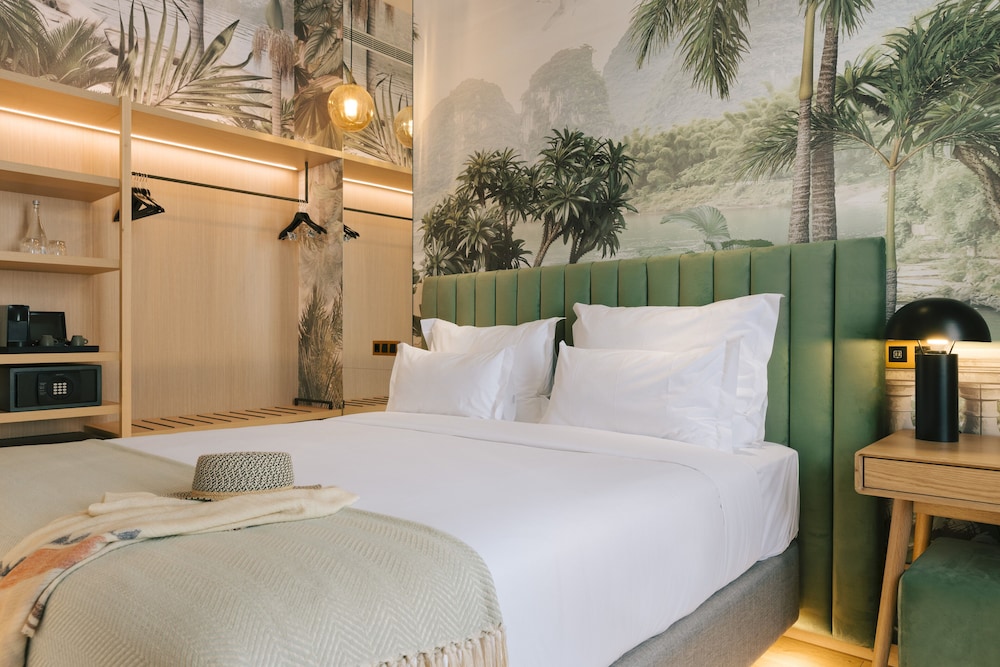 Available room