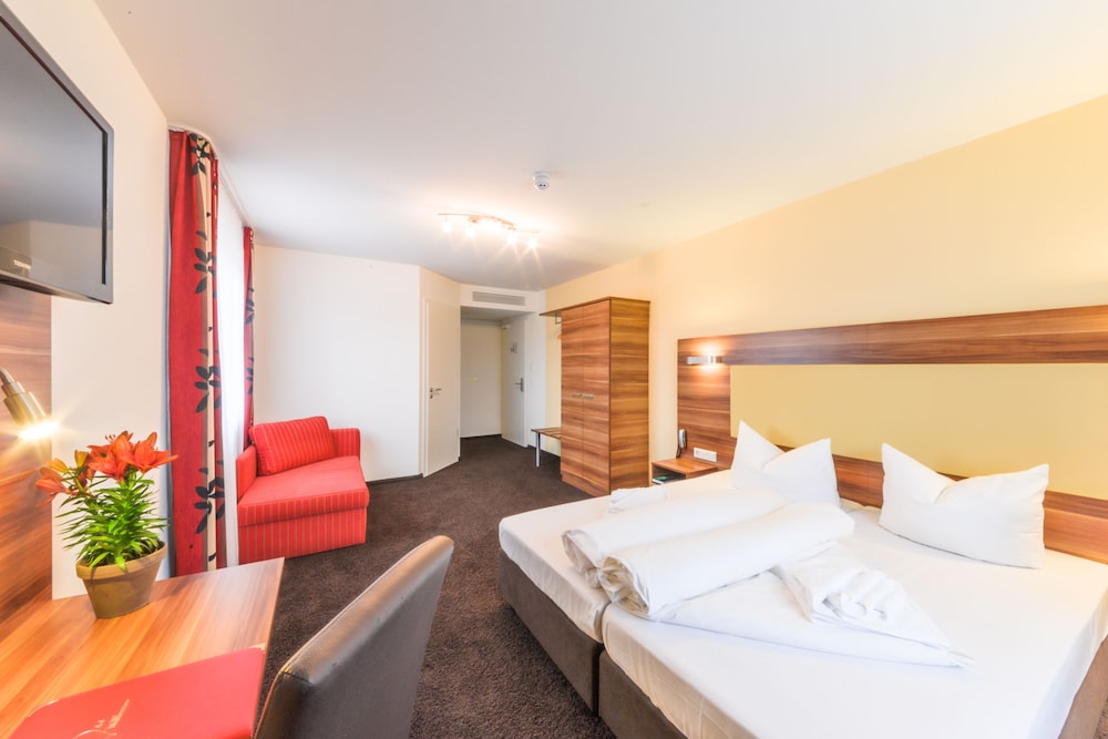 Standard Double Room photo 2