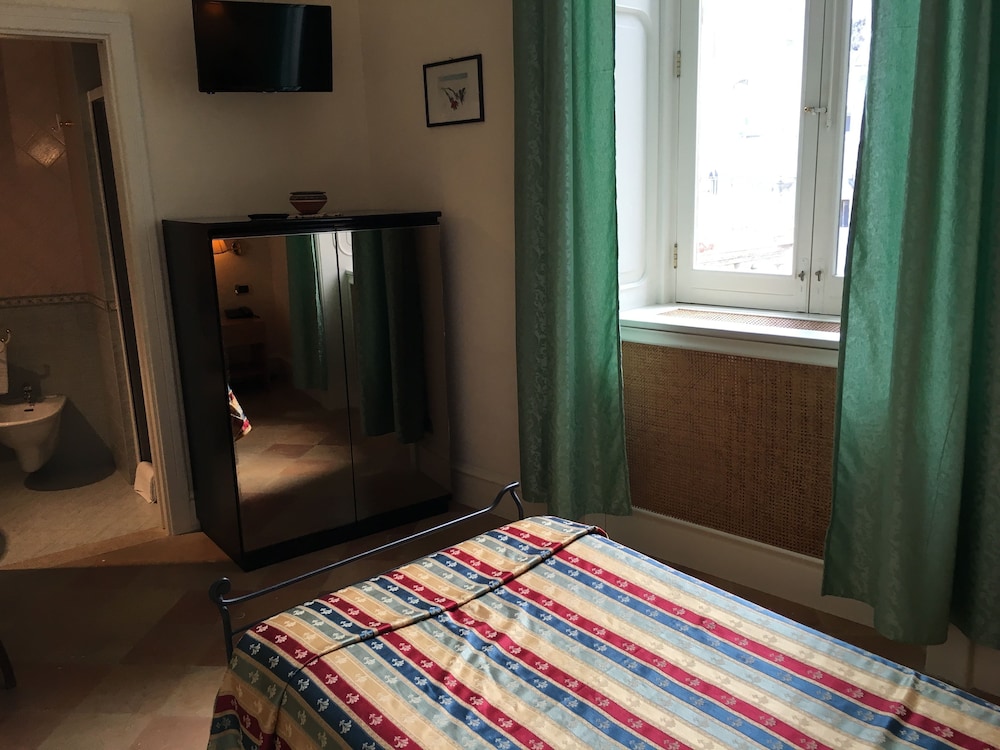 Single Room photo 3