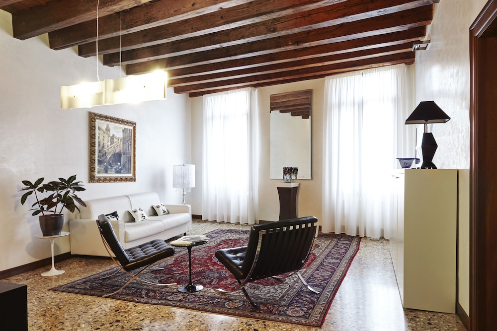 Premier Apartment, 1 Bedroom, City View, Annex Building (a 50 mt di distanza 027042-UAM-00410)