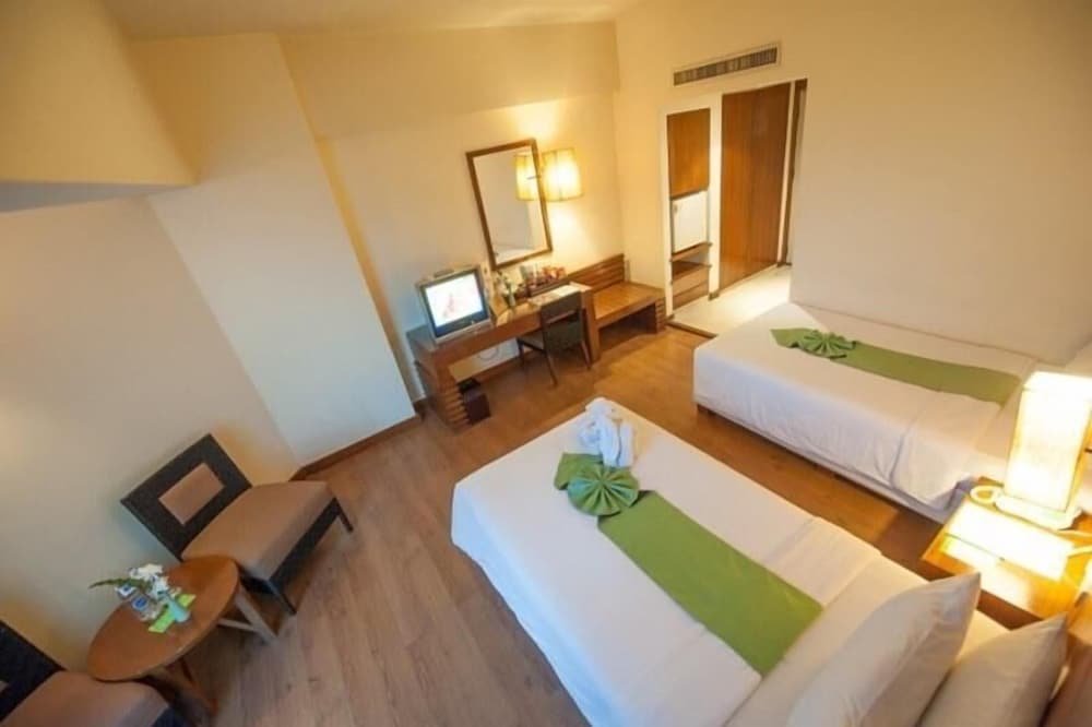 Superior Twin Room, City View photo 3