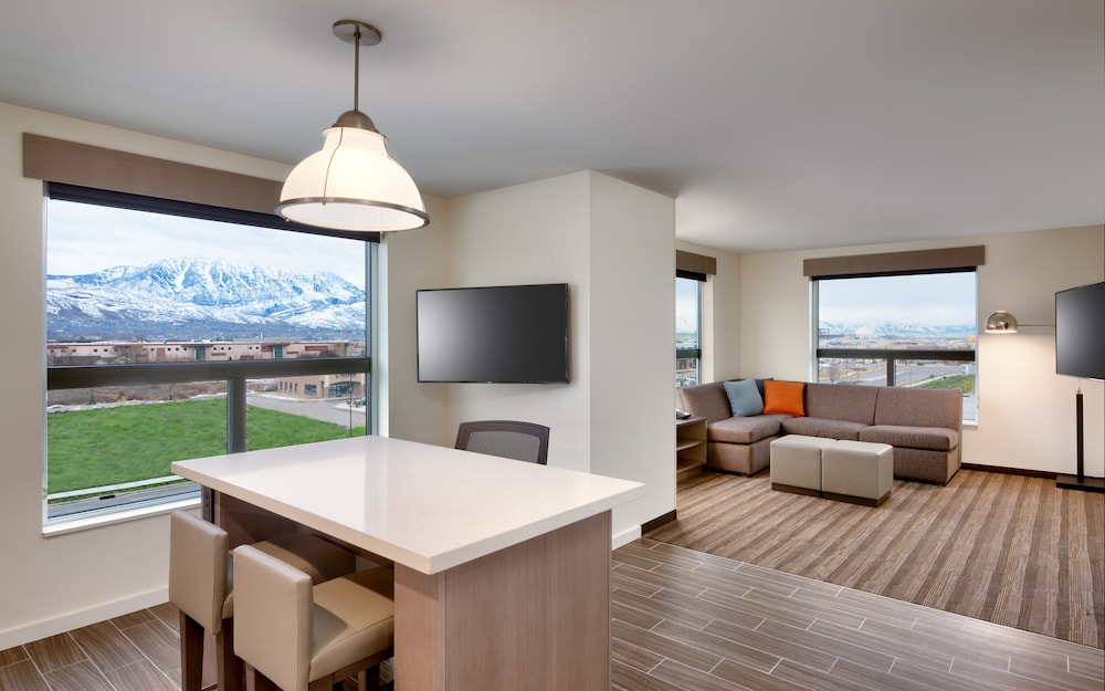 Executive Suite, 1 Bedroom (Speciality) - Photo 2