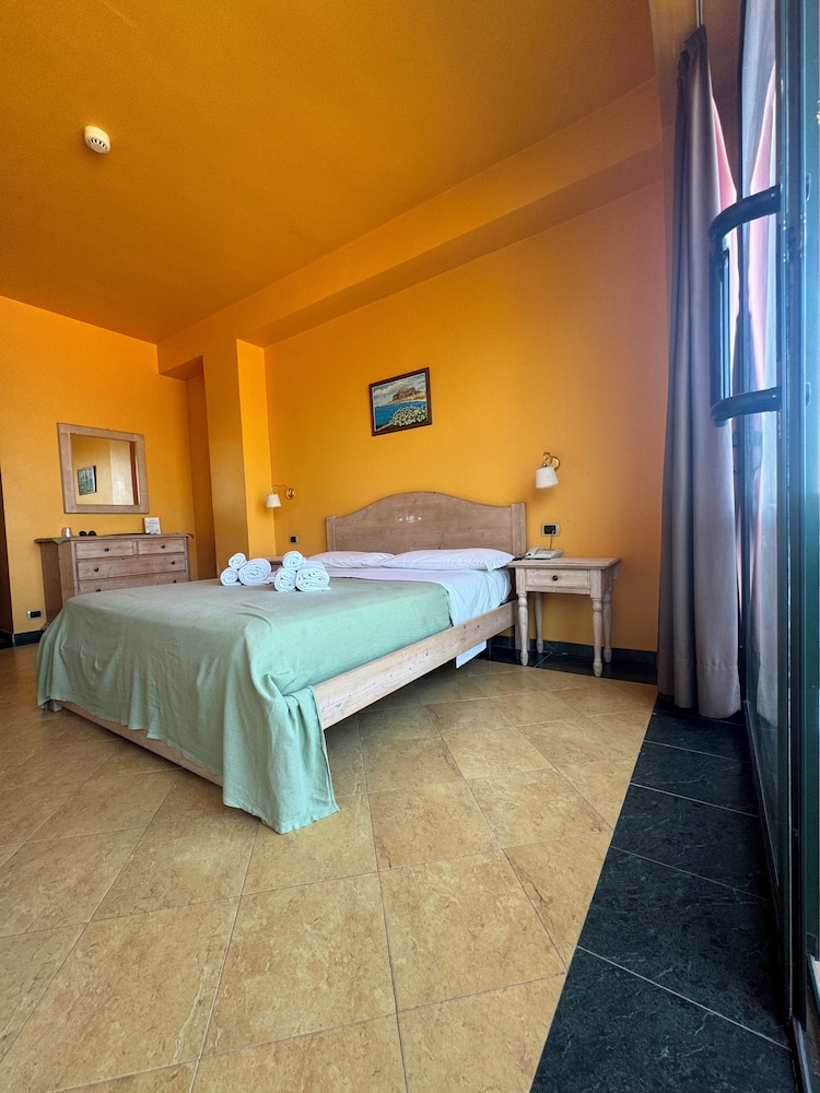 Standard Room photo 2