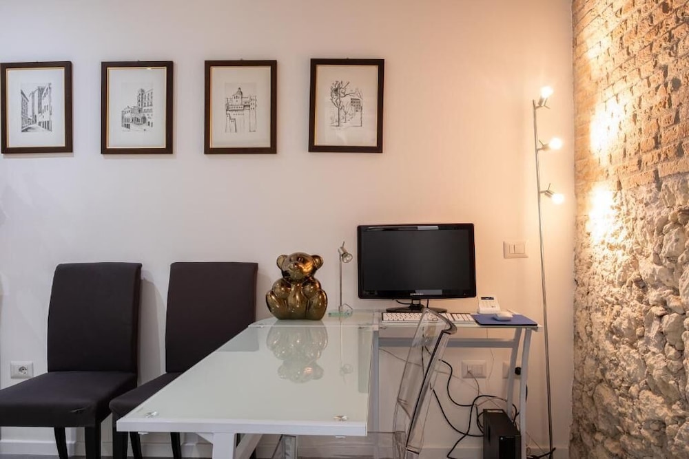 Deluxe Suite, 1 Bedroom - Photo 15