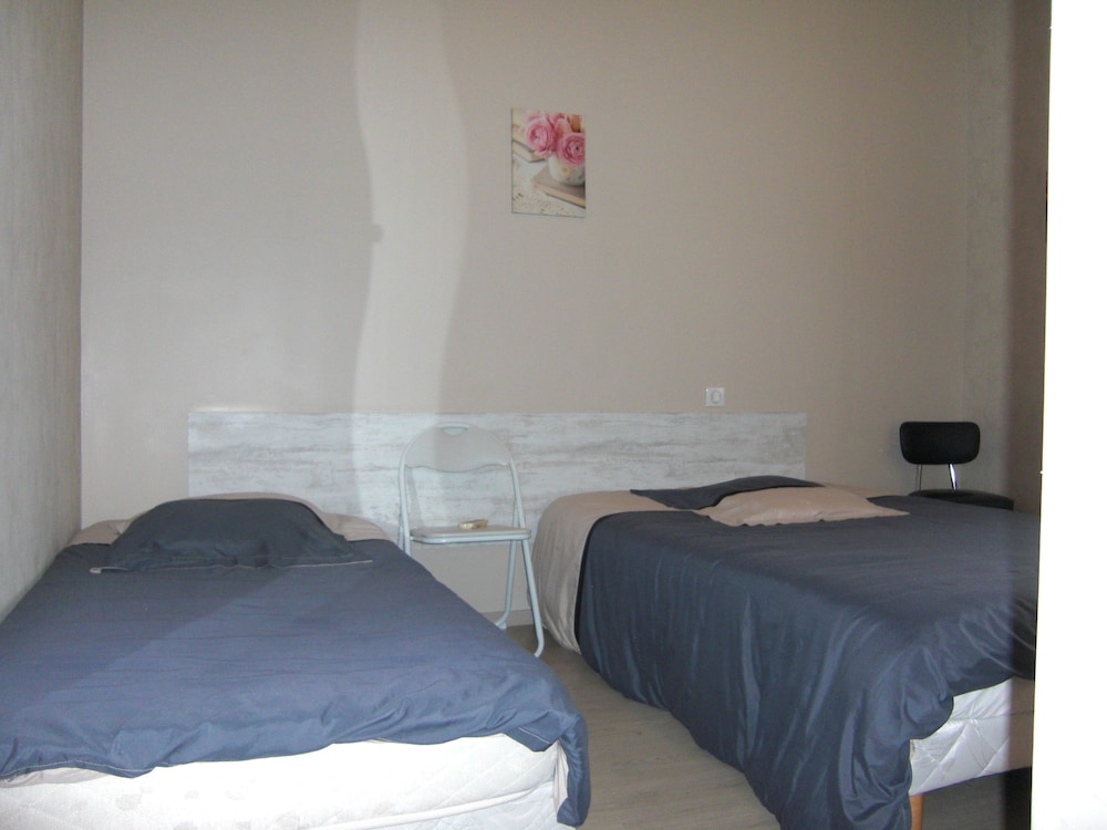 Double Room - Photo 7