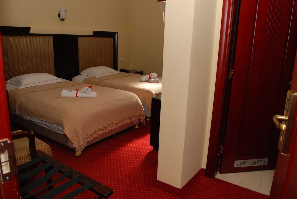 Standard Double Room - Photo 7