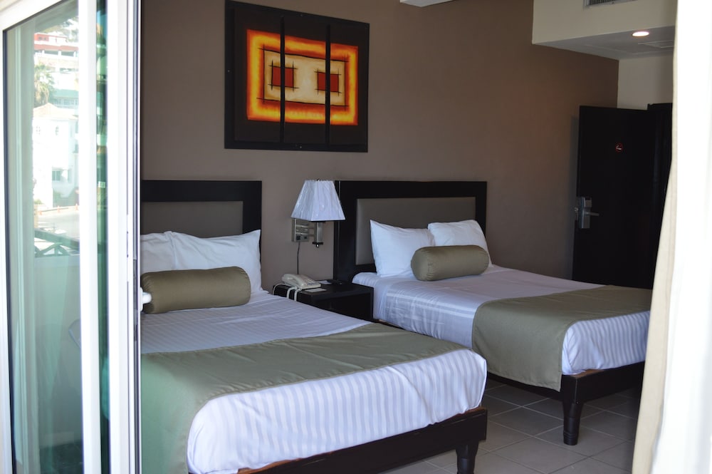 Standard Room, 2 Double Beds, Ocean View - Photo 7