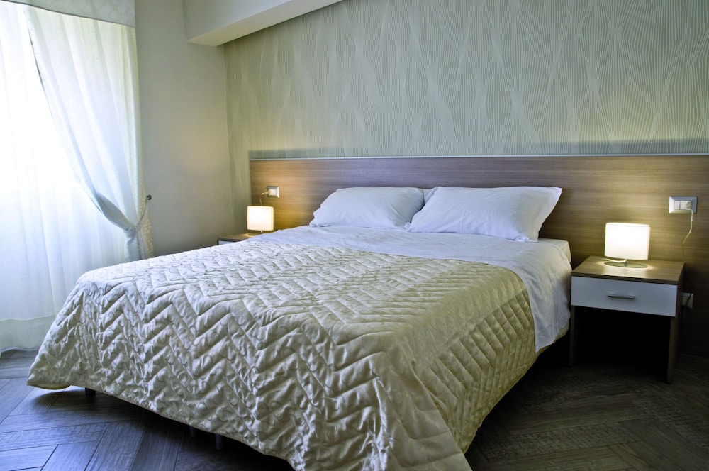 Standard Double Room Single Use photo 2