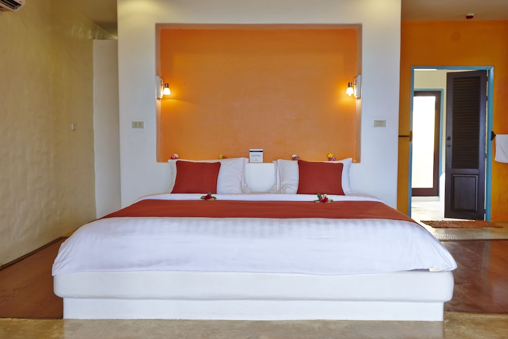 Beach Front Suite - Photo 8