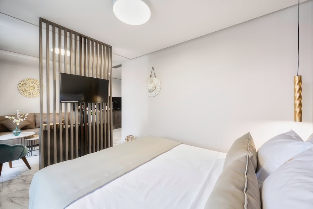 Deluxe Junior Suite - Photo 6