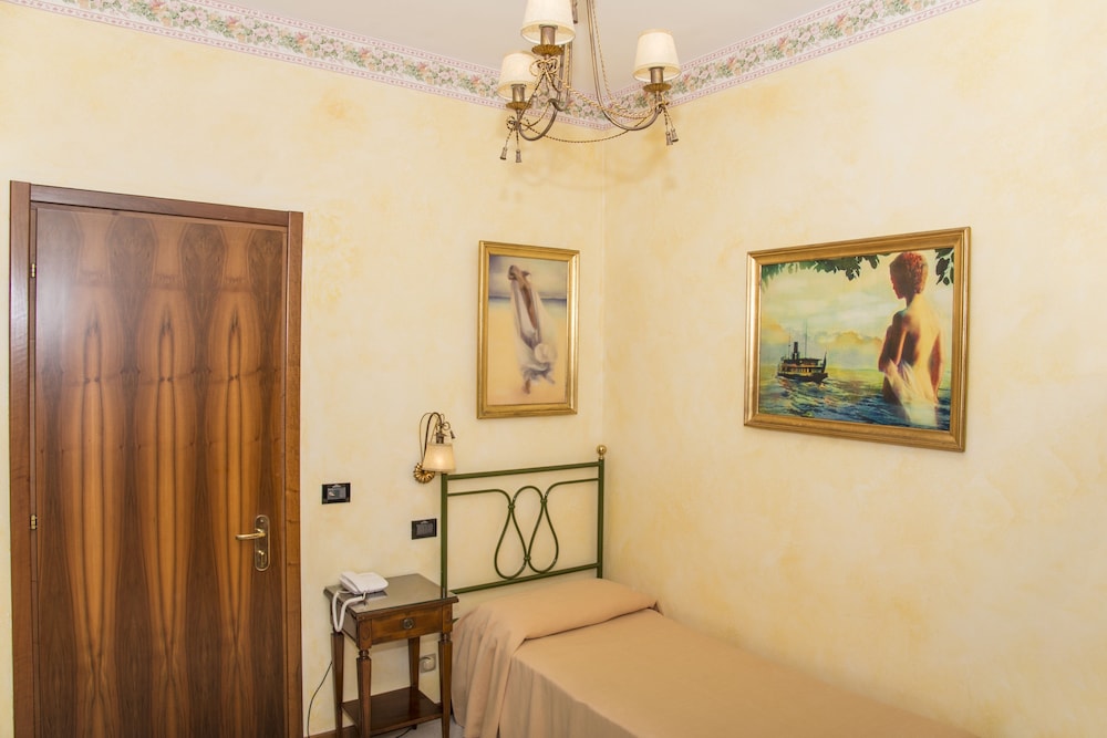 Economy Single Room