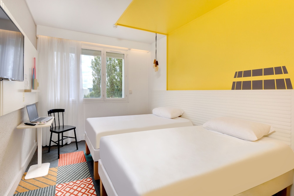 Standard Twin Room, 2 Twin Beds - Photo 2