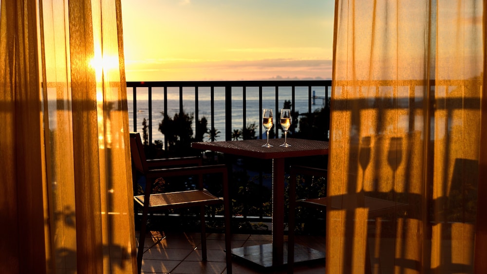 Club Deluxe with Sunset View, with Club Service, Non Smoking - Adult Only 13 or over - Photo 6