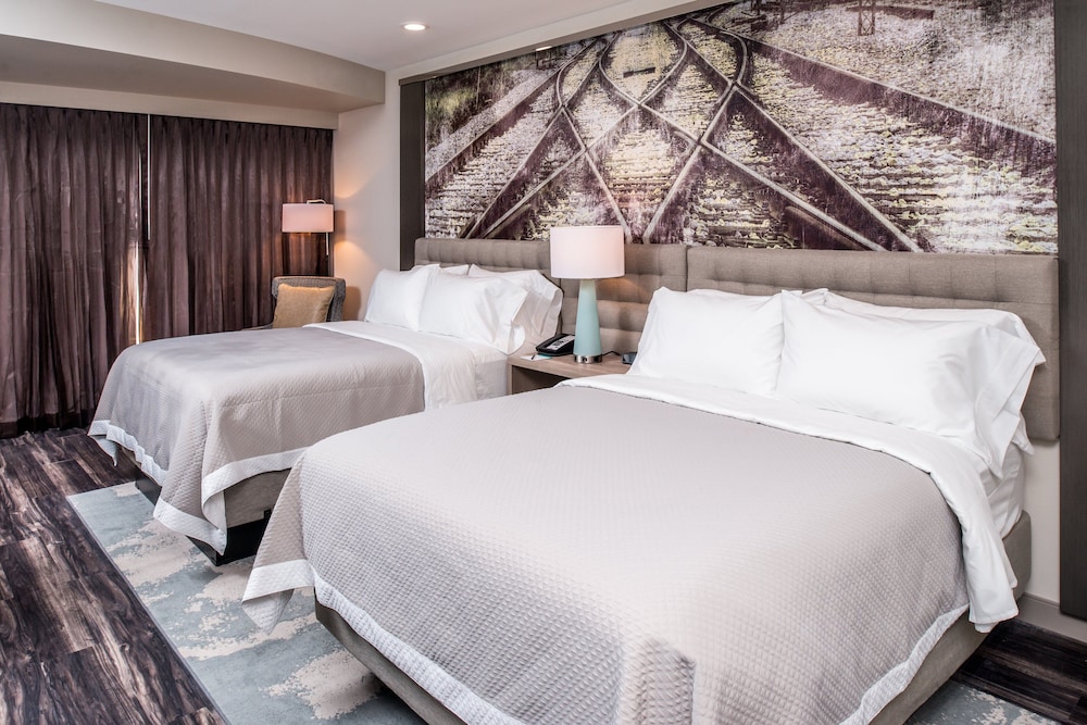 Standard Room, 2 Queen Beds, Accessible (Communications, Roll-In Shower) photo 1