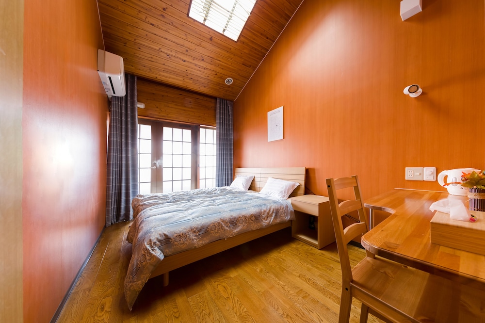 Basic Twin Room photo 1