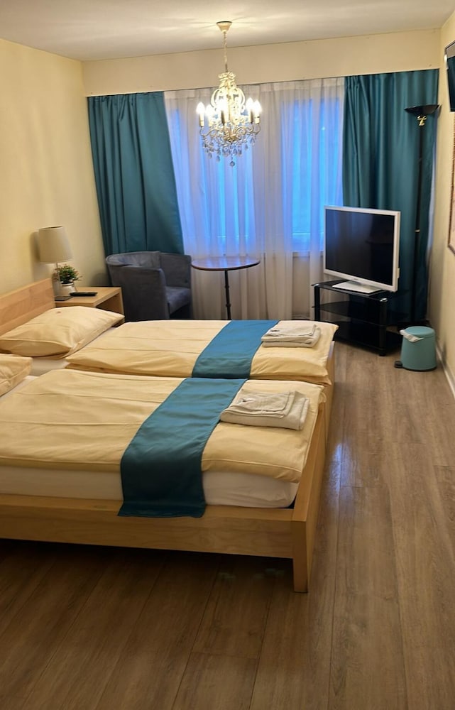 Double Room - Photo 16