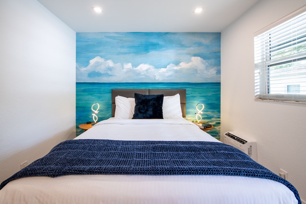 Economy Queen Room